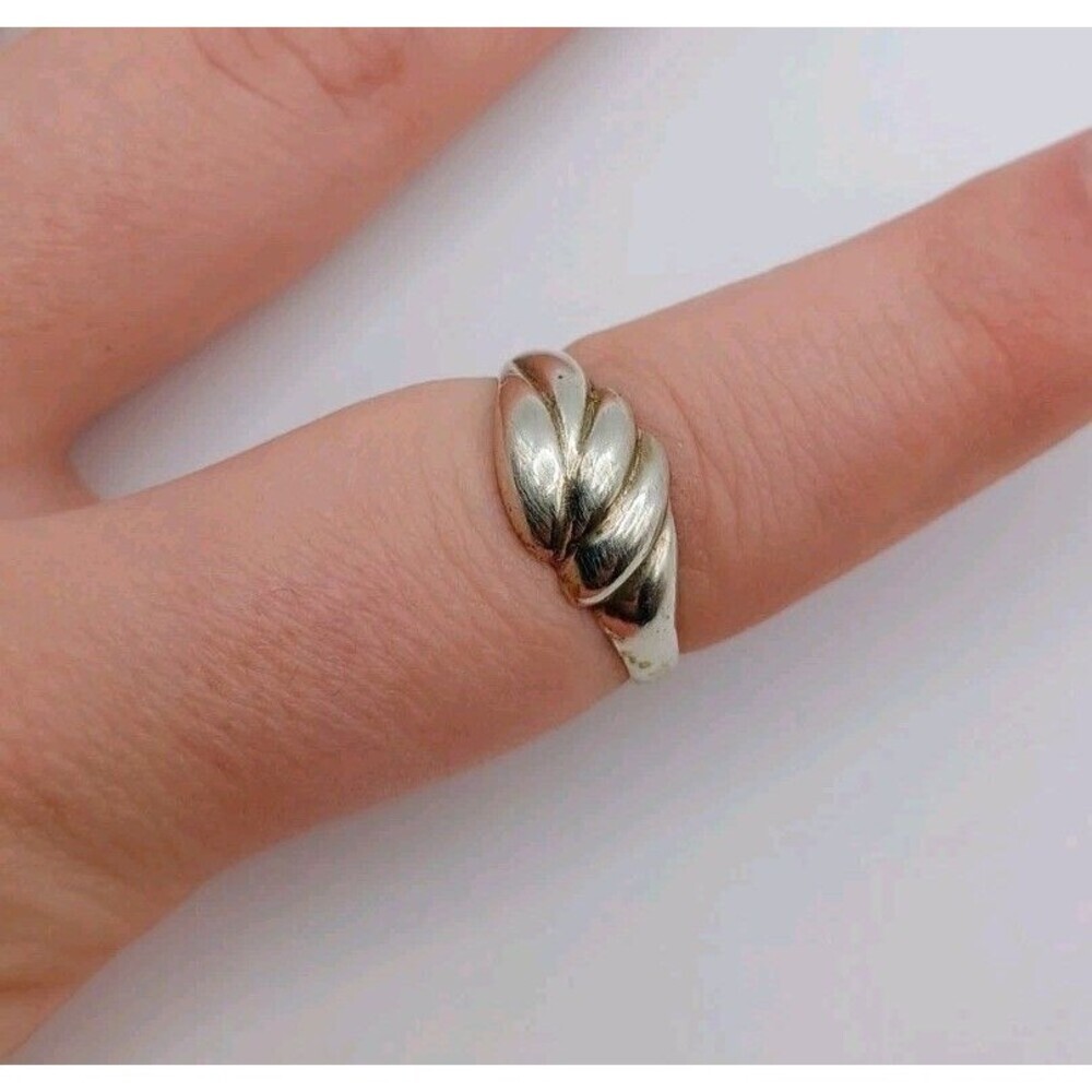 Vintage Sterling Silver Puffy Twist Band Ring Size 7